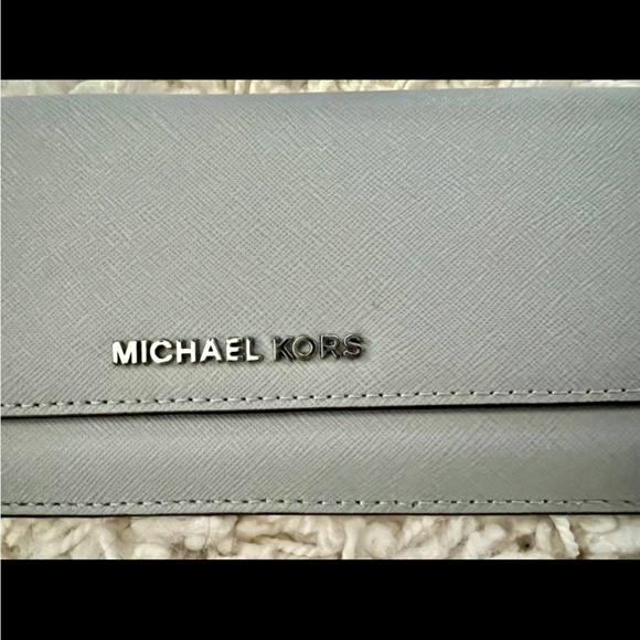 Michael Kors Wallet - Picture 2 of 11